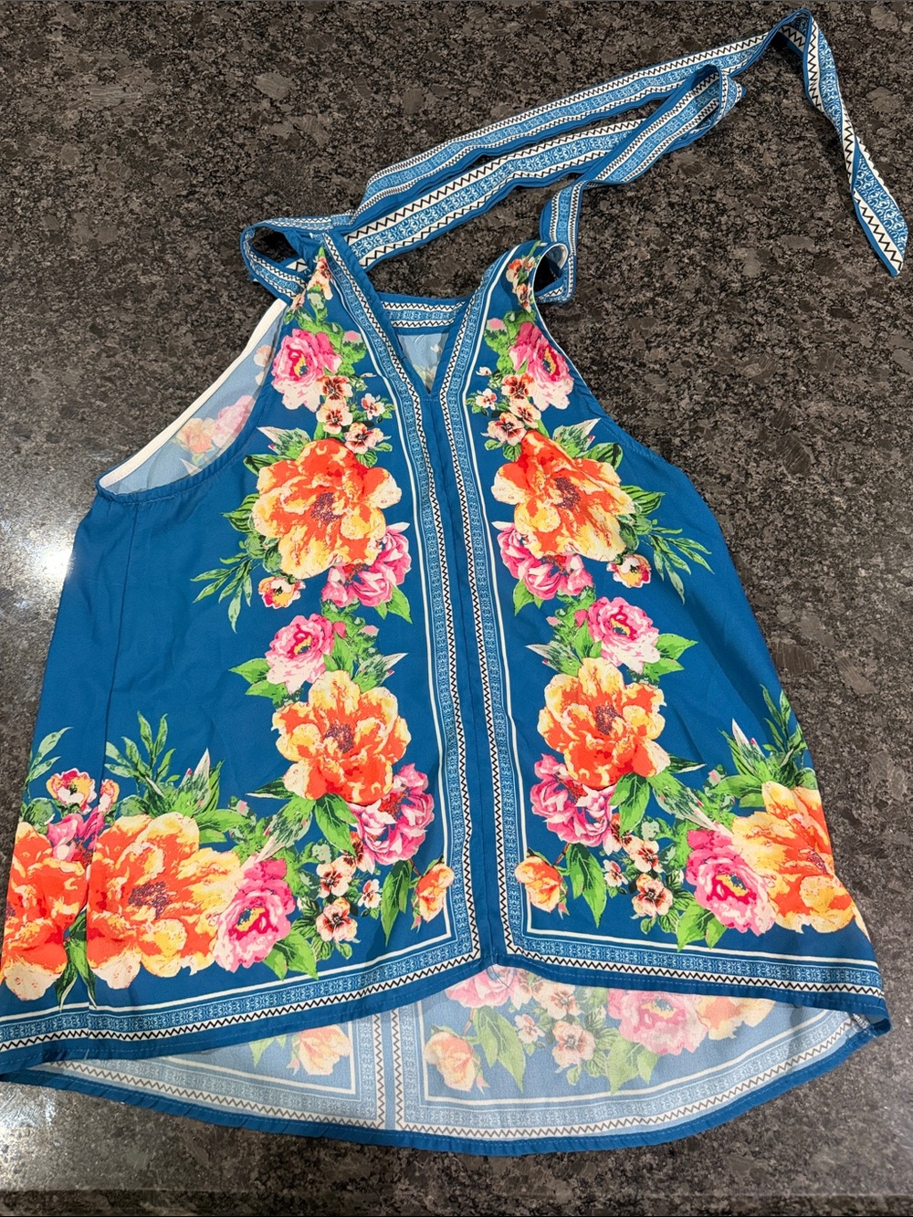 Women’s tank - Picture 2 of 2